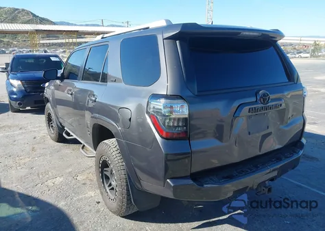 2015 Toyota 4Runner Sr5 z USA, uszkodzony, nr VIN JTEBU5JR9F5264820